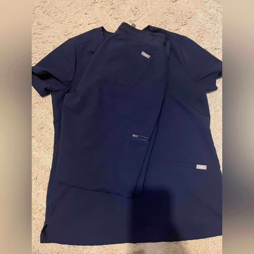 Figs Small Top & Jogger Pants